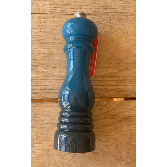 Le Creuset Acrylic Classic Manual Pepper Mill 8 in Deep Teal NEW - Picture 2 of 8